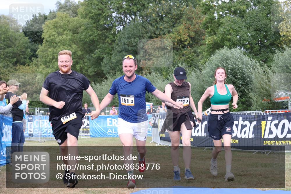 31.08.2025 - Elbe Triathlon Hamburg Strokosch-Dieckow http://msf.ph/oto/8658776 31.08.2025 16:58:35 Ziel  meine-sportfotos.de