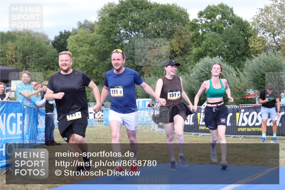 31.08.2025 - Elbe Triathlon Hamburg Strokosch-Dieckow http://msf.ph/oto/8658780 31.08.2025 16:58:35 Ziel  meine-sportfotos.de