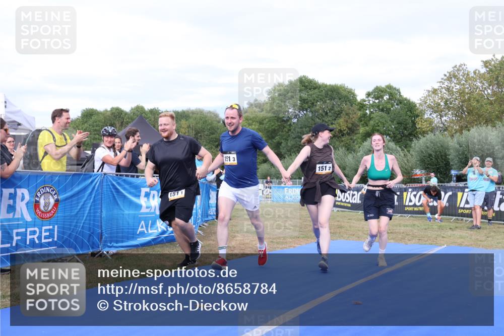 31.08.2025 - Elbe Triathlon Hamburg Strokosch-Dieckow http://msf.ph/oto/8658784 31.08.2025 16:58:36 Ziel  meine-sportfotos.de