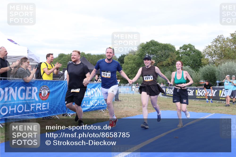 31.08.2025 - Elbe Triathlon Hamburg Strokosch-Dieckow http://msf.ph/oto/8658785 31.08.2025 16:58:36 Ziel  meine-sportfotos.de