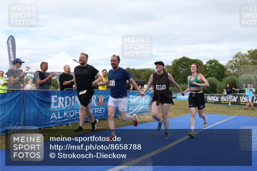31.08.2025 - Elbe Triathlon Hamburg Strokosch-Dieckow http://msf.ph/oto/8658788 31.08.2025 16:58:37 Ziel  meine-sportfotos.de