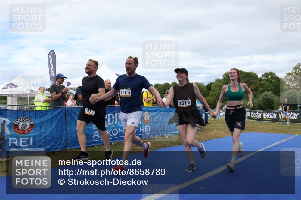 31.08.2025 - Elbe Triathlon Hamburg Strokosch-Dieckow http://msf.ph/oto/8658789 31.08.2025 16:58:37 Ziel  meine-sportfotos.de