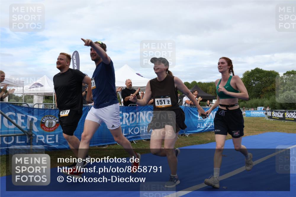 31.08.2025 - Elbe Triathlon Hamburg Strokosch-Dieckow http://msf.ph/oto/8658791 31.08.2025 16:58:38 Ziel  meine-sportfotos.de