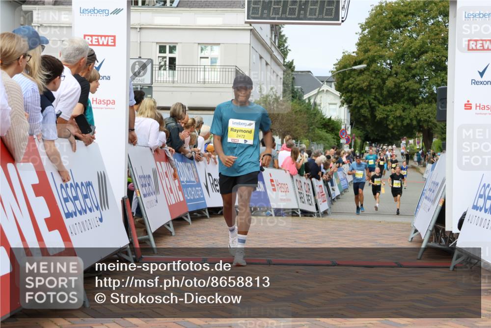 31.08.2025 - 21. Blankeneser Heldenlauf Strokosch-Dieckow http://msf.ph/oto/8658813 31.08.2025 10:25:49 Ziel 2366, 2235, 2472 meine-sportfotos.de