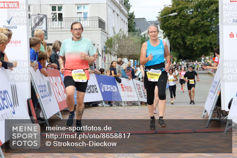 31.08.2025 - 21. Blankeneser Heldenlauf Strokosch-Dieckow http://msf.ph/oto/8658817 31.08.2025 10:34:01 Ziel 2378, 2563, 2120 meine-sportfotos.de