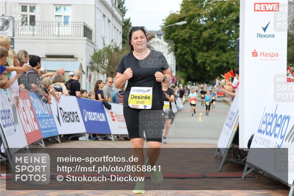 31.08.2025 - 21. Blankeneser Heldenlauf Strokosch-Dieckow http://msf.ph/oto/8658841 31.08.2025 10:33:48 Ziel 2635, 2634, 2530, 2534 meine-sportfotos.de