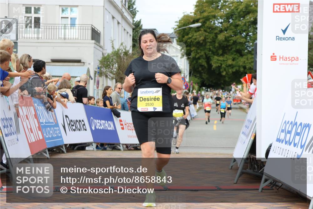 31.08.2025 - 21. Blankeneser Heldenlauf Strokosch-Dieckow http://msf.ph/oto/8658843 31.08.2025 10:33:48 Ziel 2635, 2634, 2530, 2534 meine-sportfotos.de