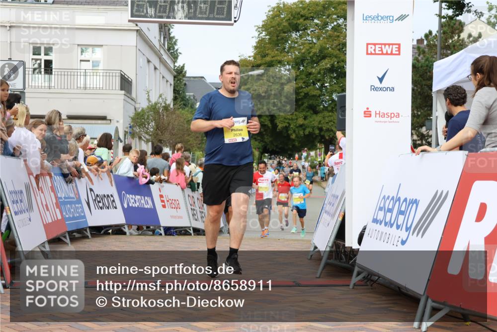 31.08.2025 - 21. Blankeneser Heldenlauf Strokosch-Dieckow http://msf.ph/oto/8658911 31.08.2025 10:25:22 Ziel 2541, 2636, 2383, 2367, 2504 meine-sportfotos.de