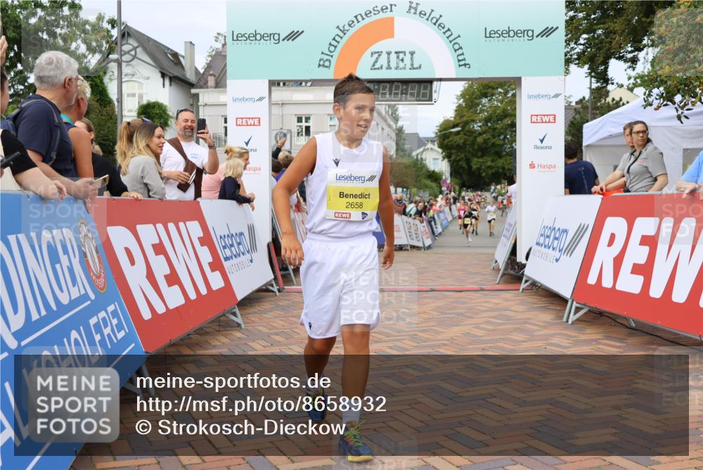 31.08.2025 - 21. Blankeneser Heldenlauf Strokosch-Dieckow http://msf.ph/oto/8658932 31.08.2025 10:33:07 Ziel 2104, 2122, 2433, 2658 meine-sportfotos.de