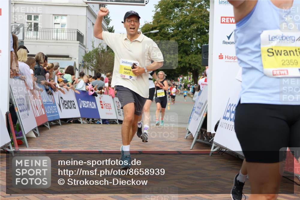 31.08.2025 - 21. Blankeneser Heldenlauf Strokosch-Dieckow http://msf.ph/oto/8658939 31.08.2025 10:25:13 Ziel 2641, 2357, 2717, 2285, 2286, 2331, 2053, 2359, 2661, 2383 meine-sportfotos.de