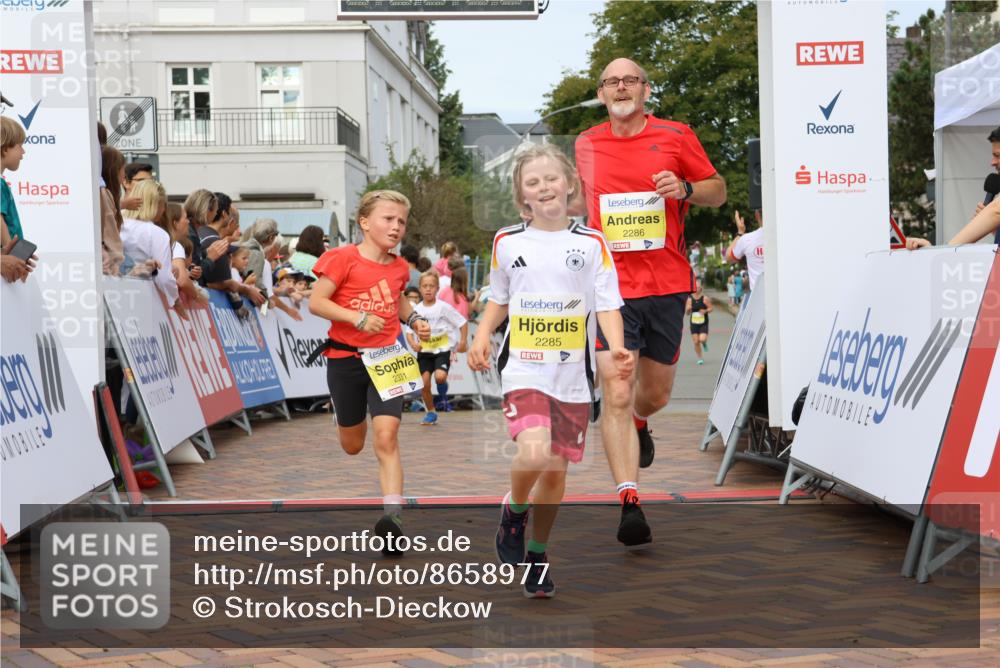 31.08.2025 - 21. Blankeneser Heldenlauf Strokosch-Dieckow http://msf.ph/oto/8658977 31.08.2025 10:25:07 Ziel 2357, 2183, 2717, 2285, 2286, 2331, 2359, 2661 meine-sportfotos.de