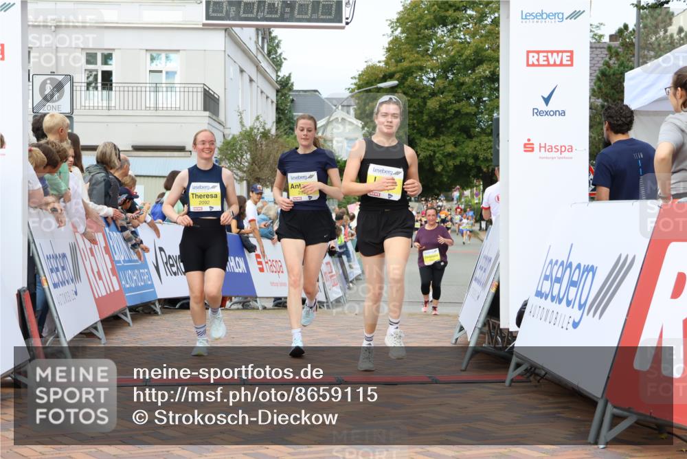 31.08.2025 - 21. Blankeneser Heldenlauf Strokosch-Dieckow http://msf.ph/oto/8659115 31.08.2025 10:31:36 Ziel 2664, 2740, 2406, 2190, 2092, 2079, 2653, 2155, 2443 meine-sportfotos.de