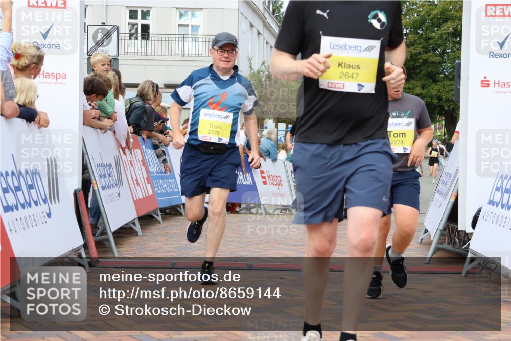 31.08.2025 - 21. Blankeneser Heldenlauf Strokosch-Dieckow http://msf.ph/oto/8659144 31.08.2025 10:31:24 Ziel 2551, 2776, 2097, 2649, 2101, 2647, 2399, 2653, 2103, 2274 meine-sportfotos.de