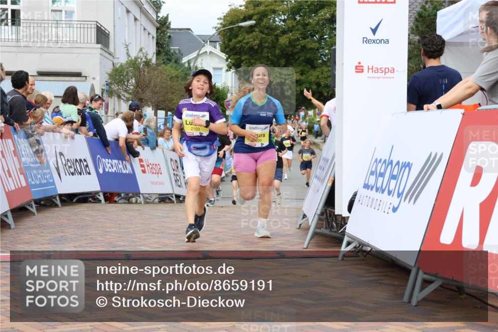31.08.2025 - 21. Blankeneser Heldenlauf Strokosch-Dieckow http://msf.ph/oto/8659191 31.08.2025 10:31:17 Ziel 2437, 2324, 2551, 2121, 2307, 2649, 2647, 2399, 2103 meine-sportfotos.de
