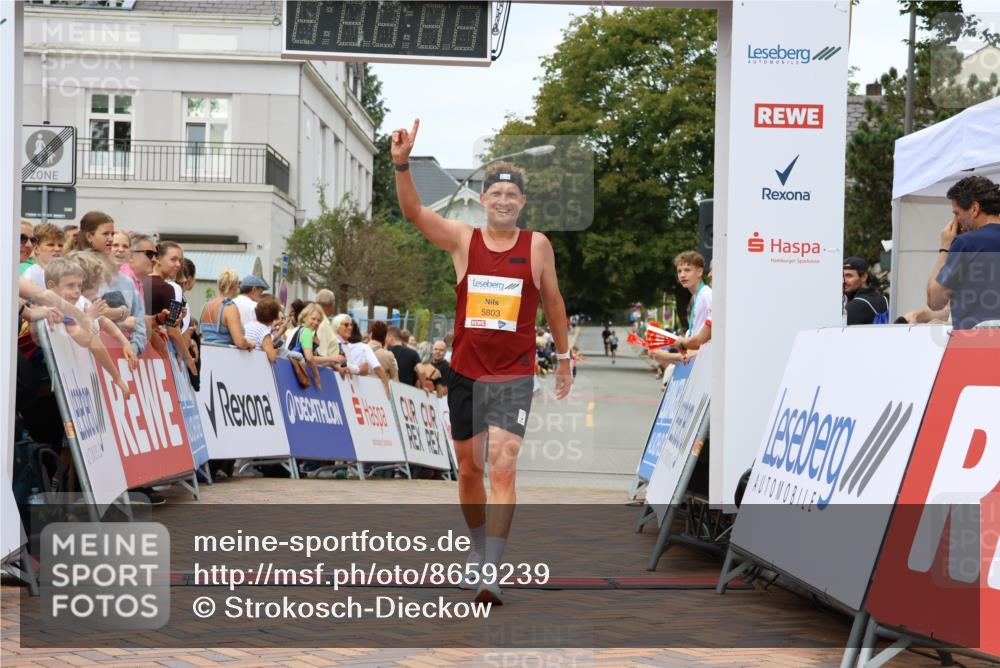 31.08.2025 - 21. Blankeneser Heldenlauf Strokosch-Dieckow http://msf.ph/oto/8659239 31.08.2025 11:54:08 Ziel 5803 meine-sportfotos.de