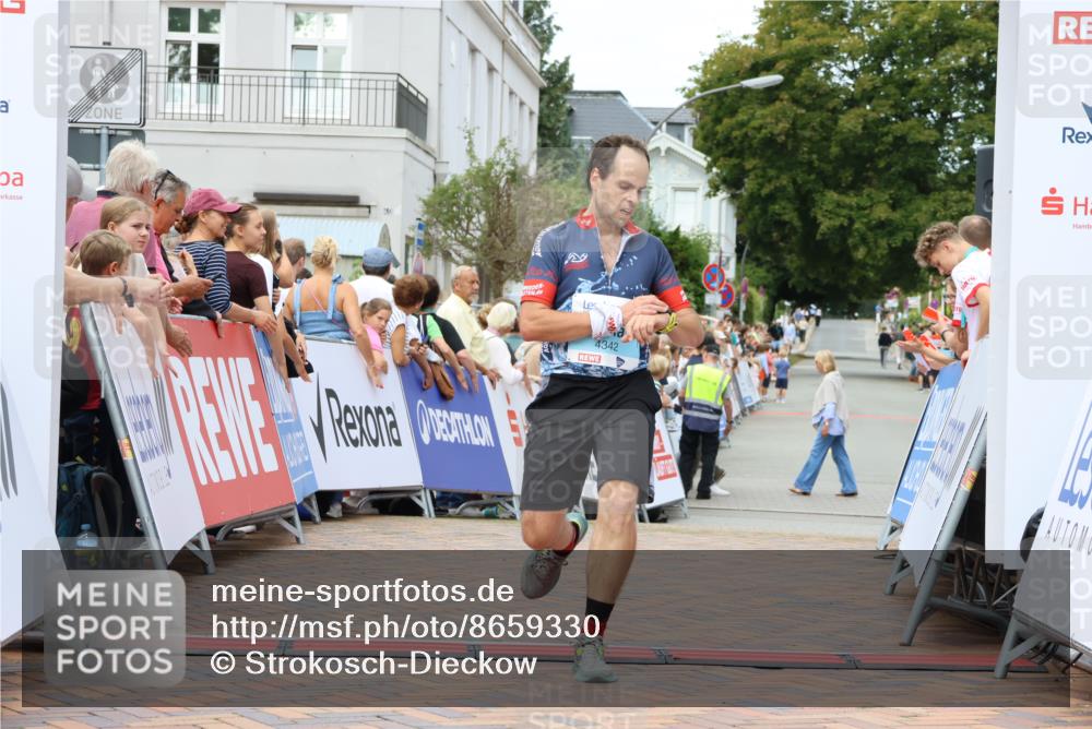 31.08.2025 - 21. Blankeneser Heldenlauf Strokosch-Dieckow http://msf.ph/oto/8659330 31.08.2025 11:50:24 Ziel 4342 meine-sportfotos.de