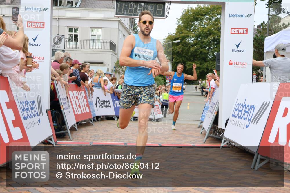 31.08.2025 - 21. Blankeneser Heldenlauf Strokosch-Dieckow http://msf.ph/oto/8659412 31.08.2025 11:49:18 Ziel 5611, 4045 meine-sportfotos.de