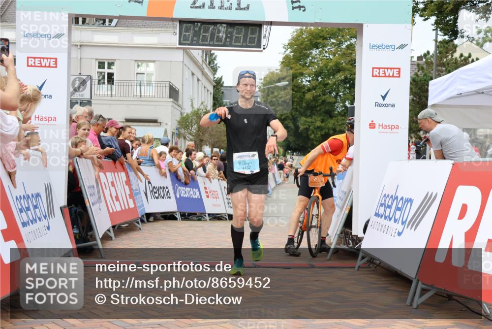 31.08.2025 - 21. Blankeneser Heldenlauf Strokosch-Dieckow http://msf.ph/oto/8659452 31.08.2025 11:49:04 Ziel 4432 meine-sportfotos.de