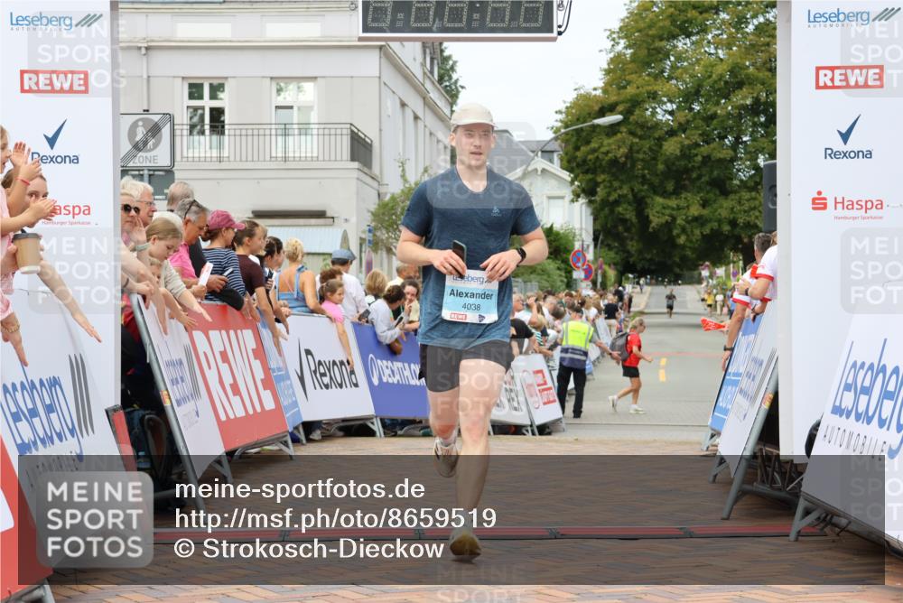 31.08.2025 - 21. Blankeneser Heldenlauf Strokosch-Dieckow http://msf.ph/oto/8659519 31.08.2025 11:48:14 Ziel 4038 meine-sportfotos.de