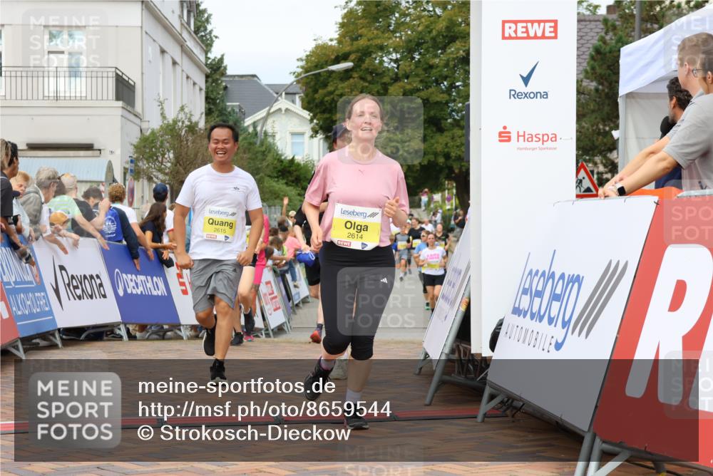 31.08.2025 - 21. Blankeneser Heldenlauf Strokosch-Dieckow http://msf.ph/oto/8659544 31.08.2025 10:29:35 Ziel 2491, 2578, 2614, 2615, 2426, 2684, 2538, 2558, 2277 meine-sportfotos.de