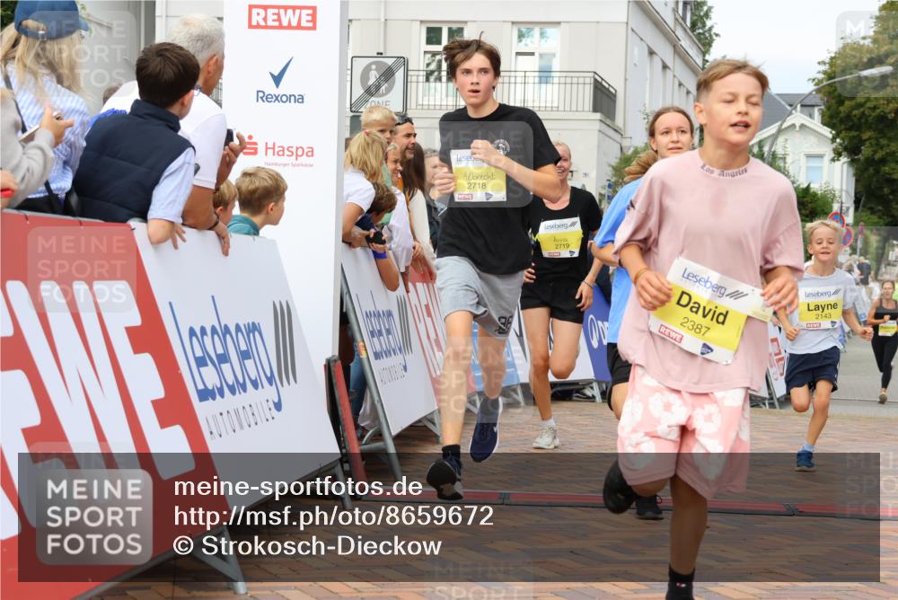 31.08.2025 - 21. Blankeneser Heldenlauf Strokosch-Dieckow http://msf.ph/oto/8659672 31.08.2025 10:28:53 Ziel 2060, 2346, 2718, 2719, 2143, 2387 meine-sportfotos.de