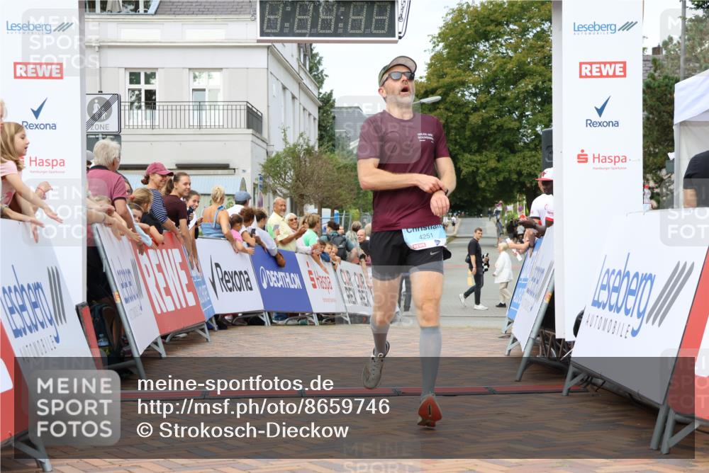 31.08.2025 - 21. Blankeneser Heldenlauf Strokosch-Dieckow http://msf.ph/oto/8659746 31.08.2025 11:43:52 Ziel 4251 meine-sportfotos.de