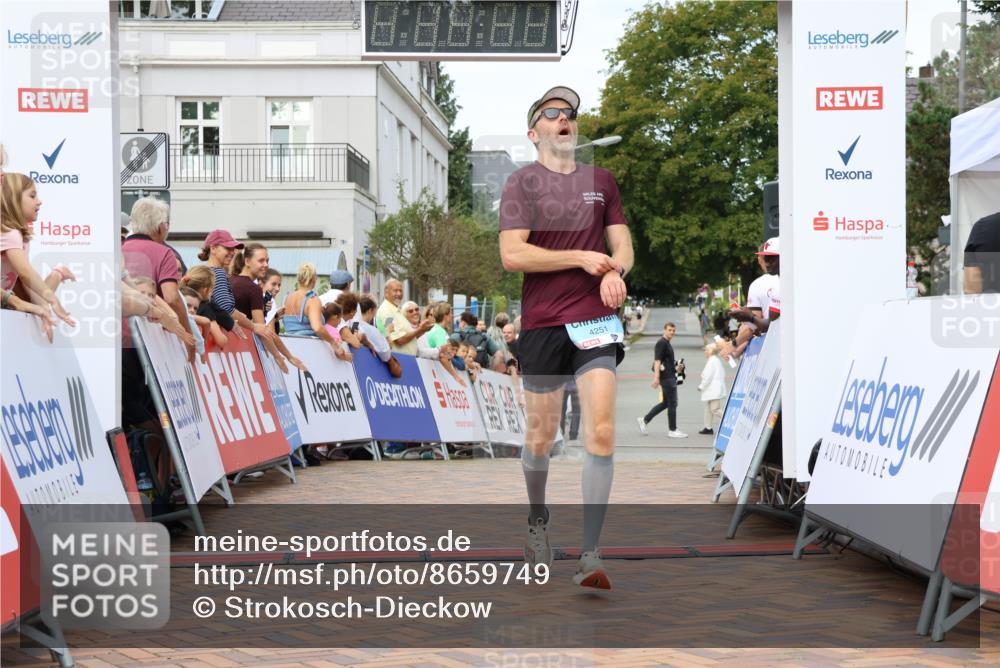 31.08.2025 - 21. Blankeneser Heldenlauf Strokosch-Dieckow http://msf.ph/oto/8659749 31.08.2025 11:43:52 Ziel 4251 meine-sportfotos.de