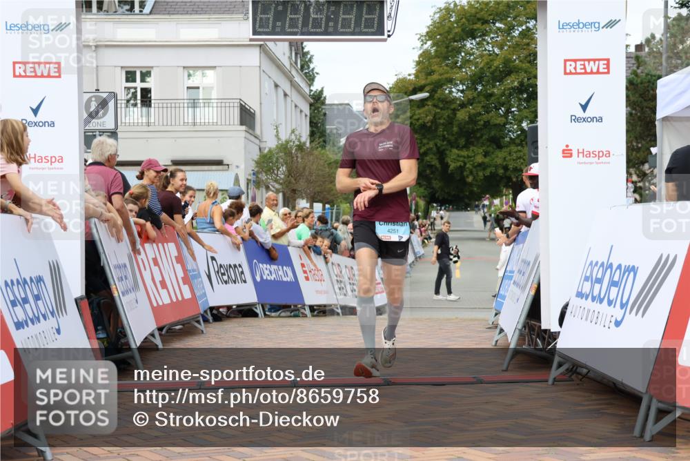 31.08.2025 - 21. Blankeneser Heldenlauf Strokosch-Dieckow http://msf.ph/oto/8659758 31.08.2025 11:43:51 Ziel 4251 meine-sportfotos.de