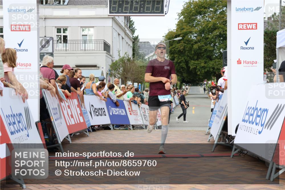 31.08.2025 - 21. Blankeneser Heldenlauf Strokosch-Dieckow http://msf.ph/oto/8659760 31.08.2025 11:43:51 Ziel 4251 meine-sportfotos.de