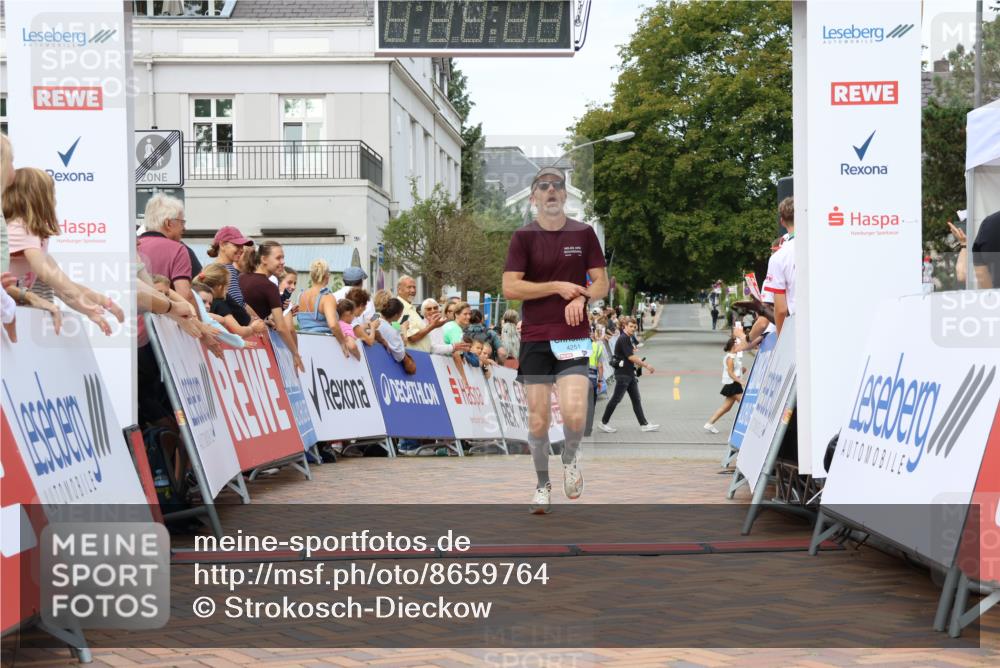 31.08.2025 - 21. Blankeneser Heldenlauf Strokosch-Dieckow http://msf.ph/oto/8659764 31.08.2025 11:43:51 Ziel 4251 meine-sportfotos.de