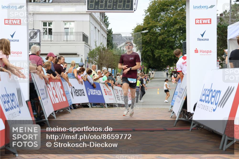 31.08.2025 - 21. Blankeneser Heldenlauf Strokosch-Dieckow http://msf.ph/oto/8659772 31.08.2025 11:43:51 Ziel 4251 meine-sportfotos.de