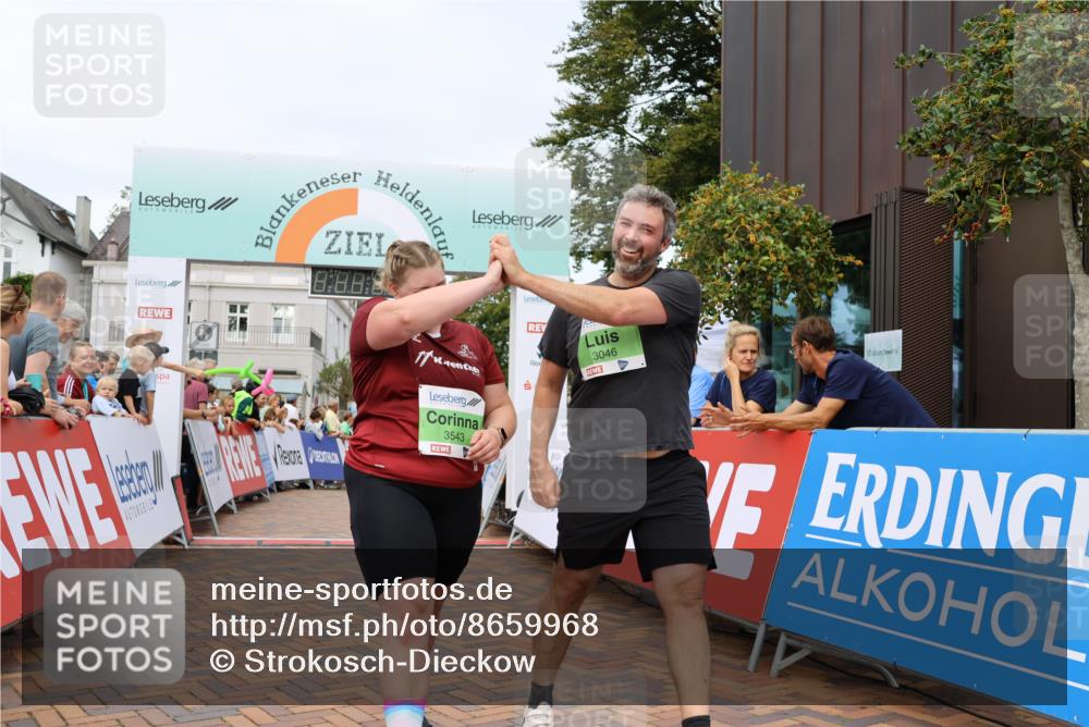 31.08.2025 - 21. Blankeneser Heldenlauf Strokosch-Dieckow http://msf.ph/oto/8659968 31.08.2025 11:38:12 Ziel 3046, 3543 meine-sportfotos.de