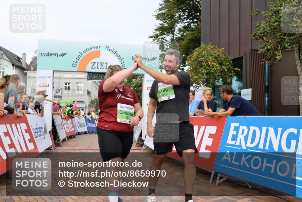 31.08.2025 - 21. Blankeneser Heldenlauf Strokosch-Dieckow http://msf.ph/oto/8659970 31.08.2025 11:38:11 Ziel 3046, 3543 meine-sportfotos.de
