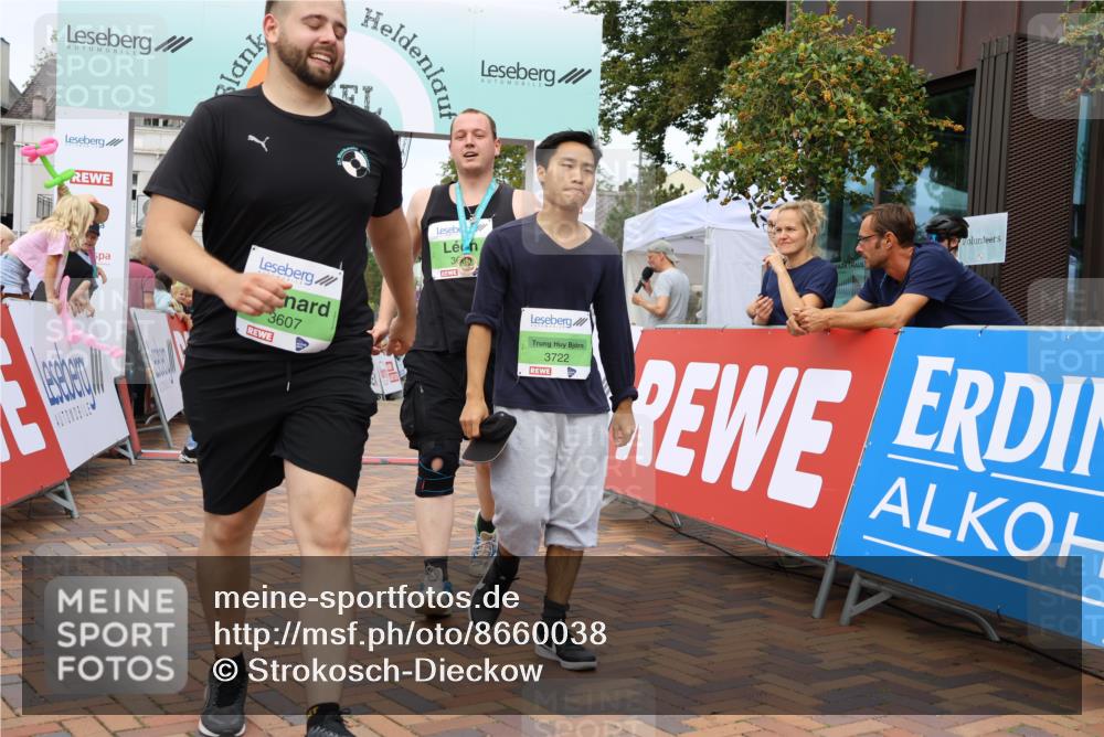 31.08.2025 - 21. Blankeneser Heldenlauf Strokosch-Dieckow http://msf.ph/oto/8660038 31.08.2025 11:36:04 Ziel 3607, 3722, 3072 meine-sportfotos.de