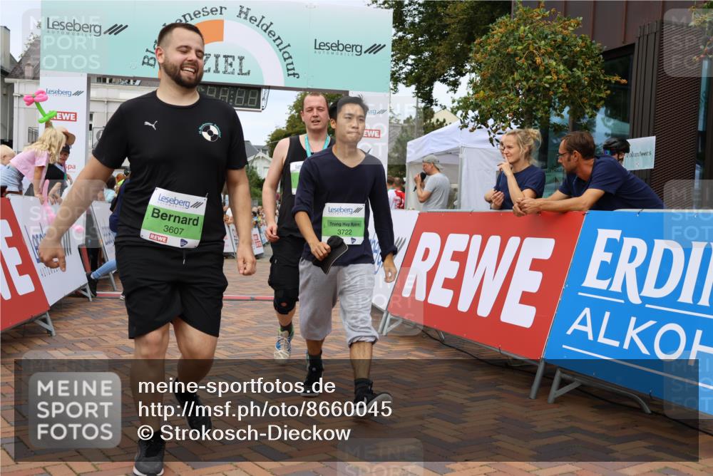 31.08.2025 - 21. Blankeneser Heldenlauf Strokosch-Dieckow http://msf.ph/oto/8660045 31.08.2025 11:36:04 Ziel 3607, 3722, 3072 meine-sportfotos.de