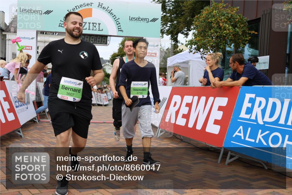 31.08.2025 - 21. Blankeneser Heldenlauf Strokosch-Dieckow http://msf.ph/oto/8660047 31.08.2025 11:36:04 Ziel 3607, 3722, 3072 meine-sportfotos.de