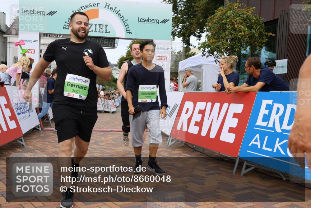 31.08.2025 - 21. Blankeneser Heldenlauf Strokosch-Dieckow http://msf.ph/oto/8660048 31.08.2025 11:36:04 Ziel 3607, 3722, 3072 meine-sportfotos.de