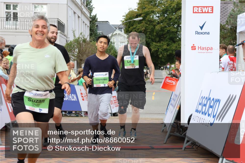 31.08.2025 - 21. Blankeneser Heldenlauf Strokosch-Dieckow http://msf.ph/oto/8660052 31.08.2025 11:36:02 Ziel 3607, 3722, 3072 meine-sportfotos.de