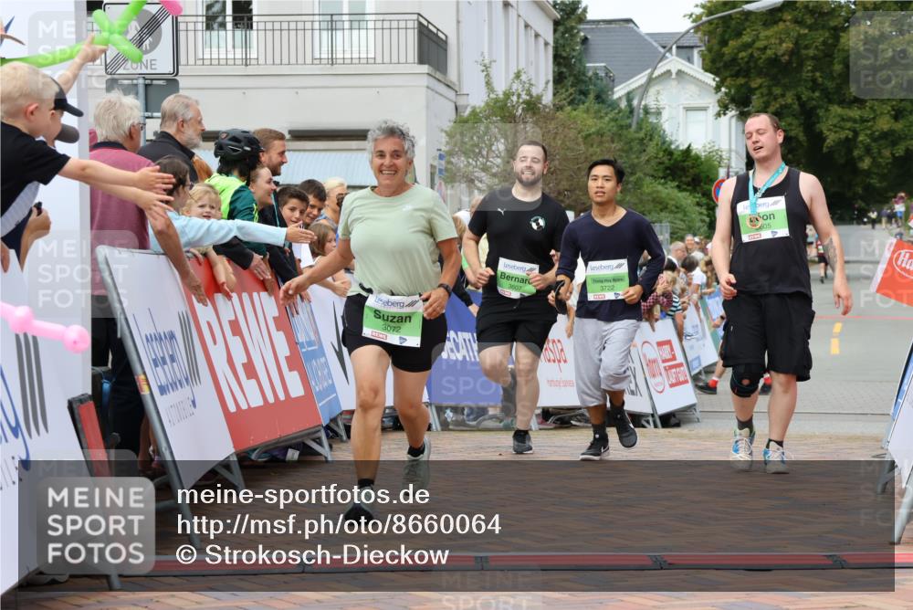 31.08.2025 - 21. Blankeneser Heldenlauf Strokosch-Dieckow http://msf.ph/oto/8660064 31.08.2025 11:36:00 Ziel 3607, 3722, 3072 meine-sportfotos.de