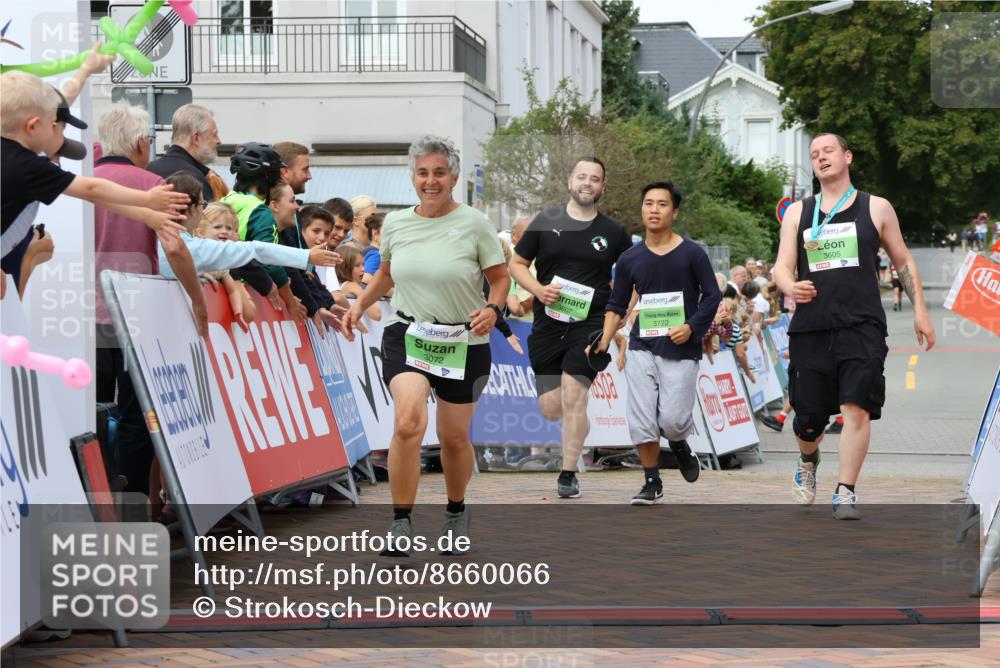 31.08.2025 - 21. Blankeneser Heldenlauf Strokosch-Dieckow http://msf.ph/oto/8660066 31.08.2025 11:36:00 Ziel 3607, 3722, 3072 meine-sportfotos.de