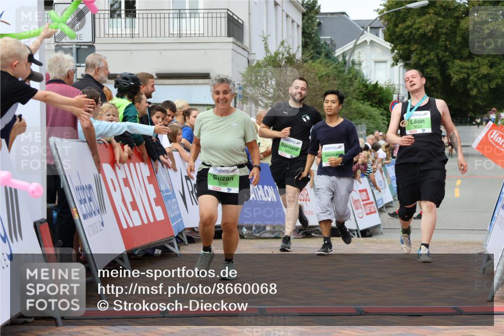 31.08.2025 - 21. Blankeneser Heldenlauf Strokosch-Dieckow http://msf.ph/oto/8660068 31.08.2025 11:36:00 Ziel 3607, 3722, 3072 meine-sportfotos.de
