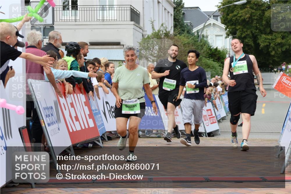 31.08.2025 - 21. Blankeneser Heldenlauf Strokosch-Dieckow http://msf.ph/oto/8660071 31.08.2025 11:36:00 Ziel 3607, 3722, 3072 meine-sportfotos.de