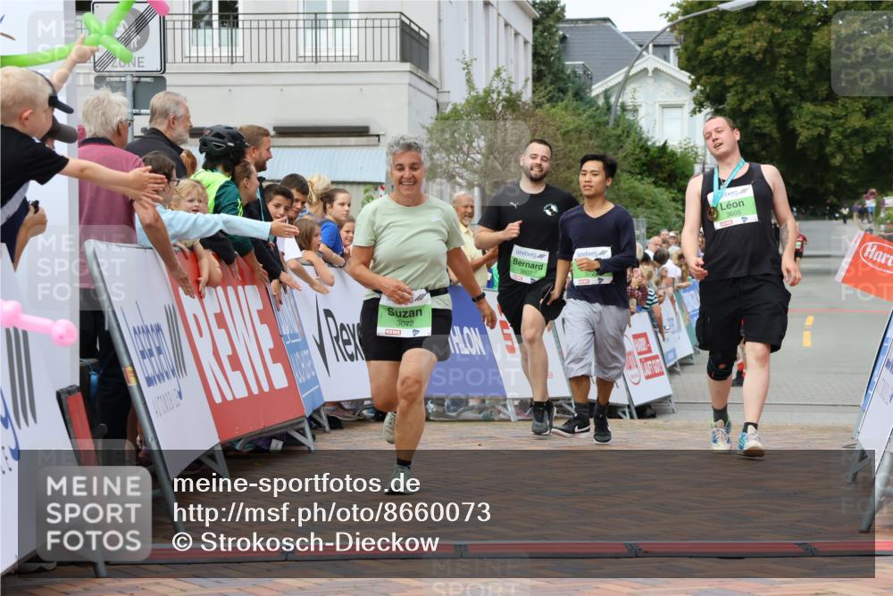 31.08.2025 - 21. Blankeneser Heldenlauf Strokosch-Dieckow http://msf.ph/oto/8660073 31.08.2025 11:35:59 Ziel 3607, 3722, 3072 meine-sportfotos.de