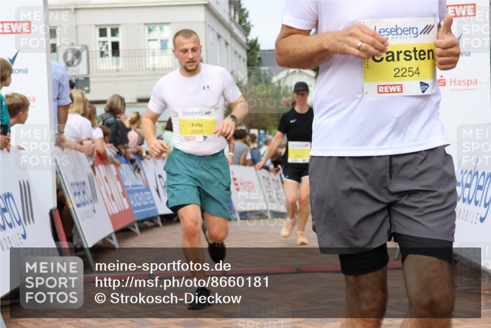 31.08.2025 - 21. Blankeneser Heldenlauf Strokosch-Dieckow http://msf.ph/oto/8660181 31.08.2025 10:26:35 Ziel 2706, 2254, 2497, 2648, 2688, 2007, 2487, 2296 meine-sportfotos.de