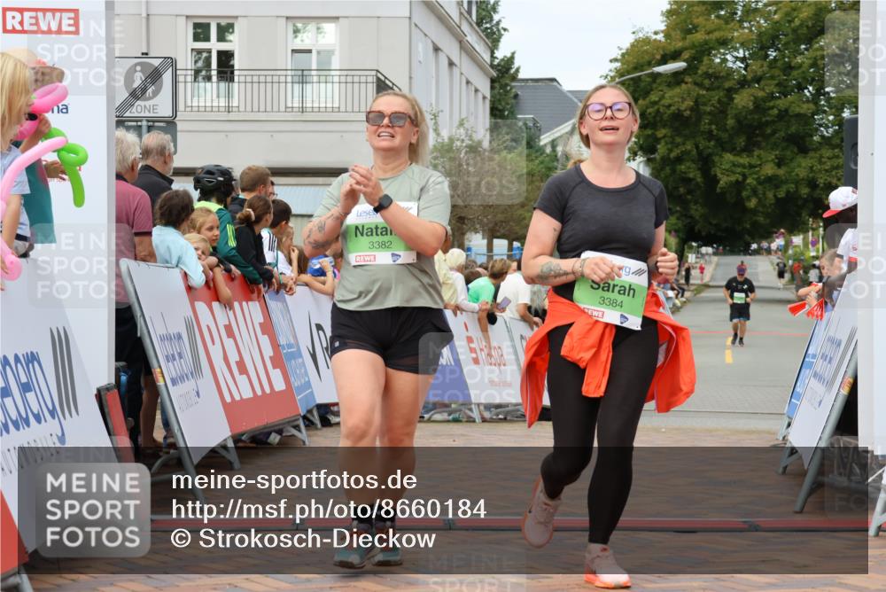 31.08.2025 - 21. Blankeneser Heldenlauf Strokosch-Dieckow http://msf.ph/oto/8660184 31.08.2025 11:33:58 Ziel 3384, 3382 meine-sportfotos.de