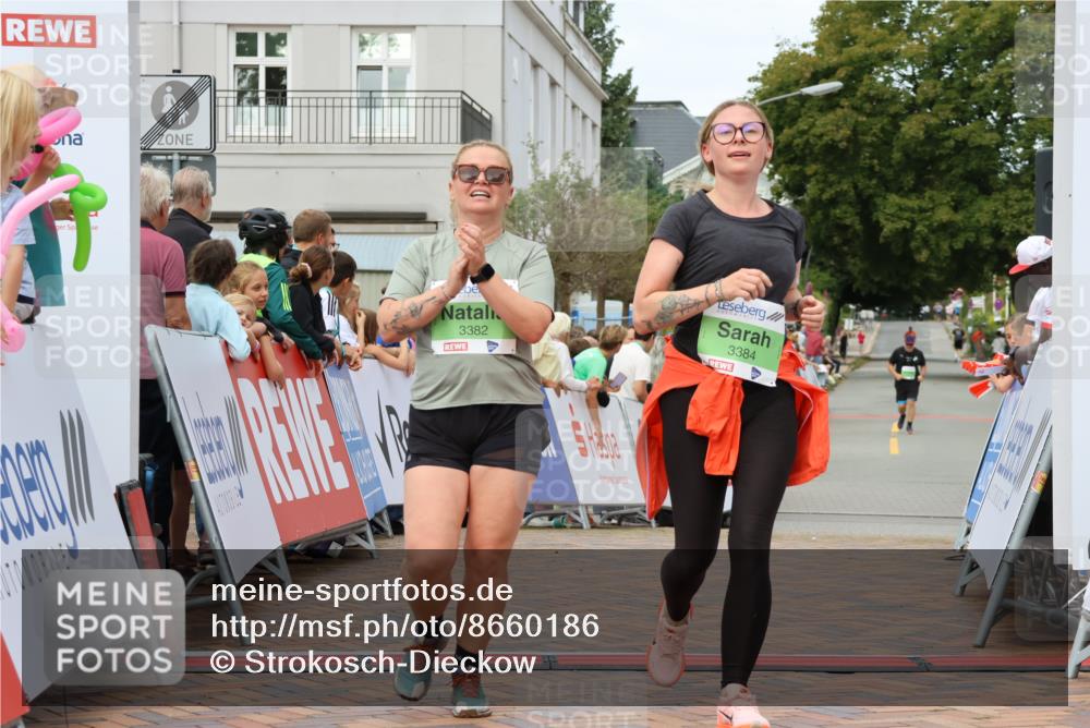 31.08.2025 - 21. Blankeneser Heldenlauf Strokosch-Dieckow http://msf.ph/oto/8660186 31.08.2025 11:33:58 Ziel 3384, 3382 meine-sportfotos.de
