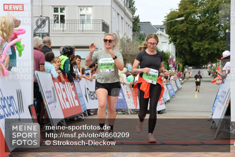 31.08.2025 - 21. Blankeneser Heldenlauf Strokosch-Dieckow http://msf.ph/oto/8660209 31.08.2025 11:33:57 Ziel 3384, 3382 meine-sportfotos.de
