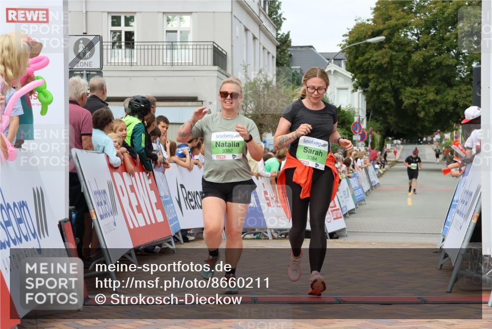 31.08.2025 - 21. Blankeneser Heldenlauf Strokosch-Dieckow http://msf.ph/oto/8660211 31.08.2025 11:33:57 Ziel 3384, 3382 meine-sportfotos.de