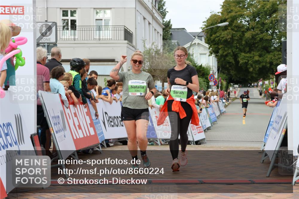 31.08.2025 - 21. Blankeneser Heldenlauf Strokosch-Dieckow http://msf.ph/oto/8660224 31.08.2025 11:33:57 Ziel 3384, 3382 meine-sportfotos.de