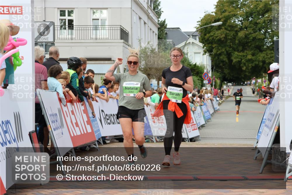 31.08.2025 - 21. Blankeneser Heldenlauf Strokosch-Dieckow http://msf.ph/oto/8660226 31.08.2025 11:33:56 Ziel 3384, 3382 meine-sportfotos.de
